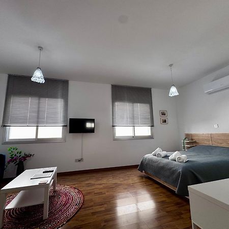 Lovely Studio Apartment In Pafos Kültér fotó